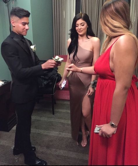 Kylie Jenner Kylie Jenner Prom, Kylie Jenner Dress, Kylie Jenner Gif, Kyle Jenner, Frock For Women, Kylie Jenner Style, King Kylie, Jenner Style, Prom Night