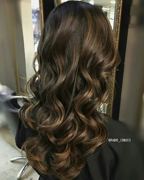 Pretty Hair Cuts, Glamorous Wedding Hair, Perfect Curly Hair, Y2k Hairstyles, Brown Hair Inspo, Layered Haircuts For Medium Hair, Brunette Hair With Highlights, Hair Summer, Haircuts For Medium Hair