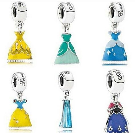 PanDoRa Belle Dress Disney, Charms Disney, Pandora Princess, Bracelets Chain, Pandora Disney, Disney Princess Dresses, Silver Bangle Bracelets, Pandora Bracelets, Diy Dress