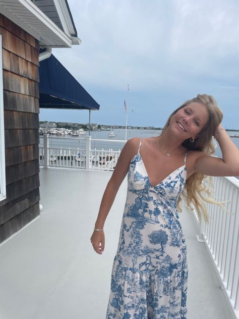 Coastal Summer Aesthetic Outfits, Charleston Aesthetic Outfit, Charleston Girl Aesthetic, Coastal Girl Aesthetic, Coastal Aesthetic Outfits, Beachy Girl Outfits, Charleston Outfits, Beachy Aesthetic Outfits, Beachy Outfits Aesthetic