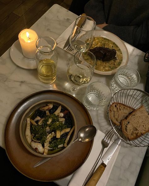 #paris #dinnerinparis #friday #aesthetic Dinner In Paris Aesthetic, Paris Dinner Aesthetic, Food In Paris Aesthetic, Paris Night Aesthetic, Friday Aesthetic, In Paris Aesthetic, Paris Dinner, 90s Food, Dream Restaurant