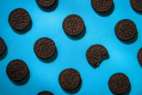 Oreo Photography Ideas, Oreo Advertising, Oreo Photography, Snake Photography, Milk Photography, Photography Advertising, Photography Canon, Photography Food, Oreo Cookies