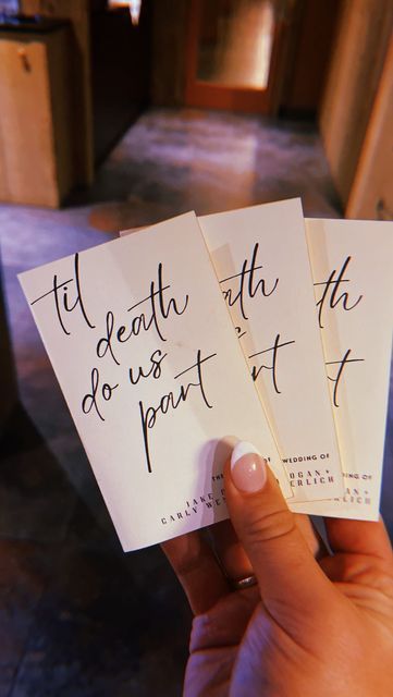 Carly Grogan on Instagram: "Add something unique to your special day from the moment your guests check in at the front desk with custom Hotel Key Card Holders🤍 DM for details! Custom Signage Available: programs, table menus, cocktail napkins, bar signs/menus, thank you/gifts, table seating, and more!! #2024bride #bride #2024weddings #customweddingsignage #customsignage #weddinginspiration #tildeath #bridetobe #localdesigner #weddingdesign" Hotel Key Cards, Wedding Card Holder, Keys Wedding, Wedding Decor Style, Custom Wedding Signs, Custom Signage, Front Desk, Cocktail Napkins, Bar Signs