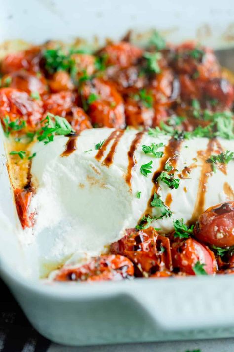 Baked Goat Cheese Dip, Baked Appetizers, Goat Cheese Dip, Goat Cheese Appetizer, Goat Recipes, Baked Goat Cheese, Summer Eats, Goat Cheese Recipes, Baked Tomatoes