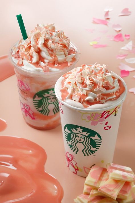 Cherry blossoms and orange chocolate: only at Japanese Starbucks | tsunagu Japan Nutella Drink, Butterbeer Frappuccino, Menu Starbucks, Passion Tea Lemonade, Best Starbucks Drinks, Café Starbucks, Secret Starbucks Drinks, Starbucks Secret Menu Drinks, Starbucks Coffee Drinks