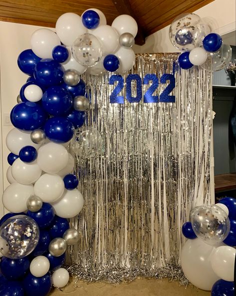 Navy Blue Balloon Backdrop, Navy Blue And White Balloon Garland, Dark Blue And White Party Decor, Blue And White Theme Party Decoration, Blue White Party Decor, Blue And White Theme Birthday Decoration, Royal Blue And White Balloon Arch, Blue White Silver Graduation Decor, Grad Balloon Backdrop