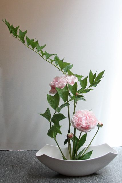 Medium Ikebana - Meighan | I attended a Hayaike Ikebana work… | Flickr Arreglos Ikebana, Ikebana Sogetsu, Ikebana Arrangements, Ikebana Flower Arrangement, Ikebana Vases, Modern Flower Arrangements, Peonies Garden, Rose Arrangements, Hybrid Tea Roses