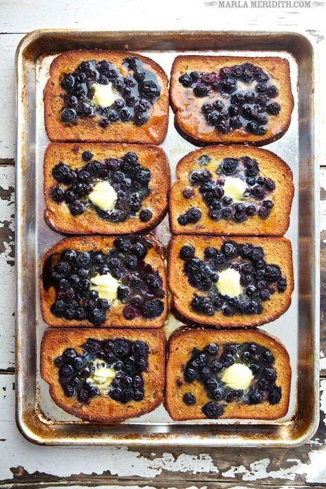 Blueberry French Toast, What's For Breakfast, French Toast Recipe, Think Food, One Pan Meals, Toast Recipes, Breakfast Dishes, Breakfast Casserole, Yummy Breakfast