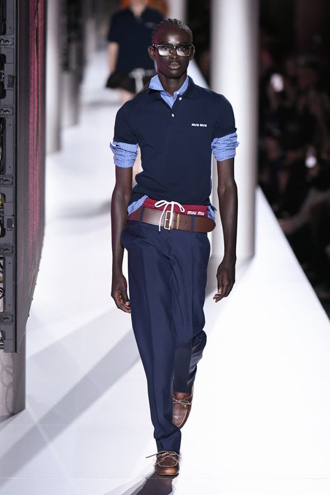 Miu Miu RTW Spring 2024 [PHOTOS] Miu Miu Menswear, Miu Miu Men, Street Style Boy, Office Siren, Layered Fashion, Paris Outfits, Fashion 2024, Summer 24, Easy Breezy