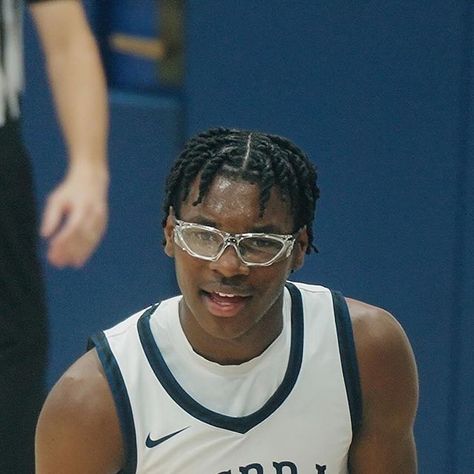 Ballislife on Instagram: "Bryce was cooking in Sierra Canyon’s 60 point win tonight! 👨‍🍳🔥 @_justbryce 🎥 @joshwithdashot" Black Men Twist Hairstyles, Bryce James, Cornrow Twist, Braids Short Hair, Twist Braids Hairstyles, Twist Hair Men, Short Dreadlocks, Lock Styles, Black Haircut