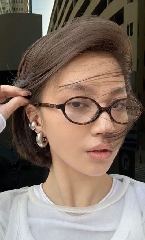 Miu Miu Regard Glasses, Miu Miu Glasses Aesthetic, Mui Mui Glasses, Miu Miu Glasses Eyewear, Miu Miu Bayonetta Glasses, Miu Miu Eyeglasses, Glasses Ideas For Women, Glasses Girl Aesthetic, Glasses Aesthetic Girl