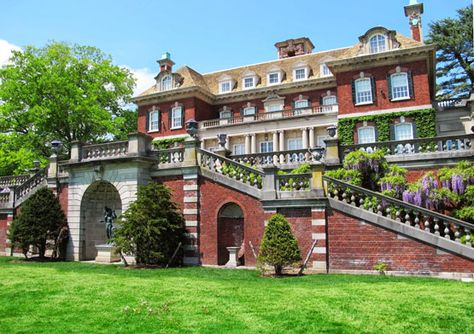 5.19.15 | Big Old Houses: Old Westbury Redux | New York Social Diary Southern Old Money, Old Money Mansion, Old Southern Homes, Old Westbury Gardens, Westbury Gardens, House Nyc, Dream Villa, Old Westbury, Southern House