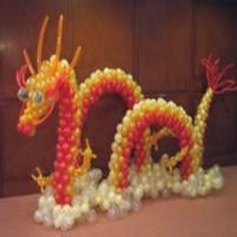 Balloon Dragon, Dragon Balloon, Chinese Moon Festival, Lunar Dragon, Tea Ceremony Wedding, Chinese Party, Party Balloons Diy, Chinese New Year Dragon, Balloon Display