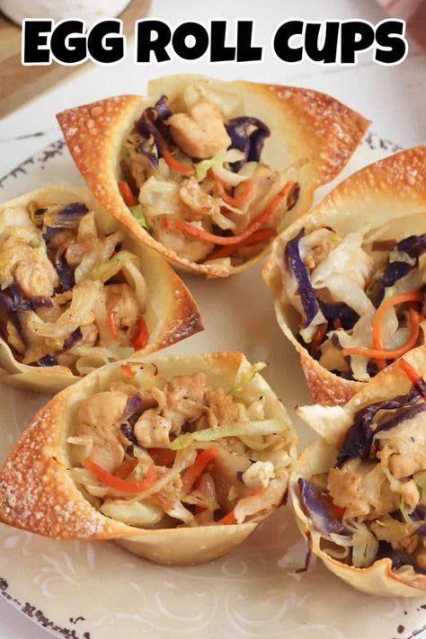 Wonton Cups Appetizers, Wonton Appetizers, Cabbage And Carrots, Chicken Egg Rolls, Wonton Cups, Wonton Recipes, Easy To Make Appetizers, Hot Appetizers, Delicious Appetizer Recipes