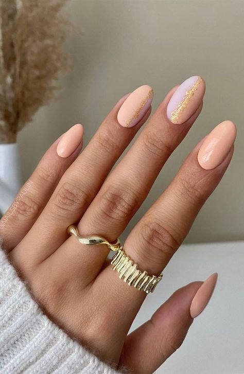 Colour Nail Ideas, Peach Nail Designs, Nail Ideas Designs, Peach Colored Nails, Peach Nail Polish, Color Melon, Silver Nail Designs, Peach Nails, Nail Art Pictures