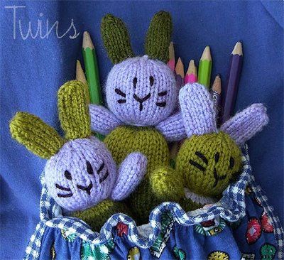 Twins' Knitting Pattern MiniShop: Amigurumi Pocket Bunnies - free pattern Easter Bunny Knitting Patterns Free, Knitted Bunny Pattern Free, Charity Ideas, Knitting Dolls Free Patterns, Rabbit Knitting Pattern, Knitted Dolls Free, Knitted Bunnies, Teddy Bear Knitting Pattern, Bunny Knitting Pattern