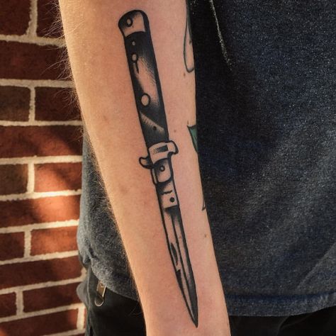 Punk Tattoos Men, Elbow Hinge Tattoo, Switchblade Tattoo Design, Ellie Switchblade Tattoo, Traditional Switchblade Tattoo, Switchblade Drawing, Traditional Knife Tattoo, Switch Blade Tattoo, Switchblade Tattoo