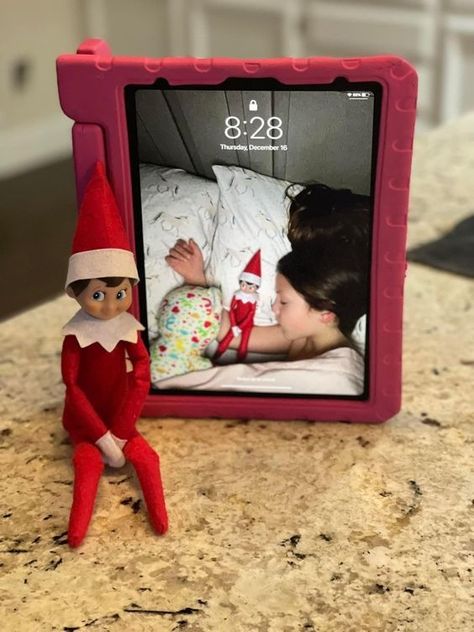 Funny Elf On The Shelf Arrival Ideas For 2023 - RecipeMagik Dirty Room Elf On The Shelf, Elf On The Shelf Pet Ideas, Elf On The Shelf Easy, Napkin Folding Ideas, Elf On The Shelf Arrival, Funny Elf On The Shelf, Thanksgiving Aesthetic, Elf Ideas Easy, Easy Elf On The Shelf