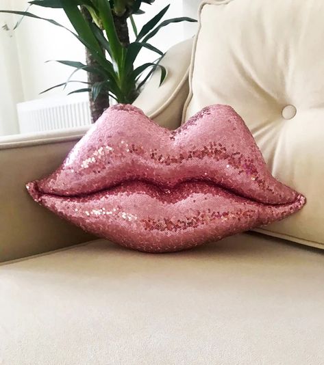 Lips Pillow, Glitter Pillows, Beauty Station, Luxury Pillow, Sequin Pillow, Shaped Pillow, Luxury Pillows, Boho Beauty, Sequin Decor