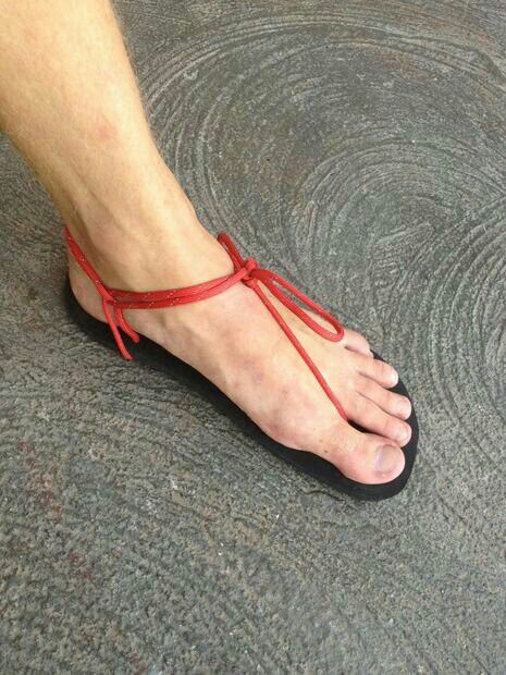 Testing Diy Straw, Rubber Shoe, Best Hiking Shoes, Diy Sandals, Copper Canyon, Distance Running, Tie Up Sandals, Barefoot Running, Running Sandals