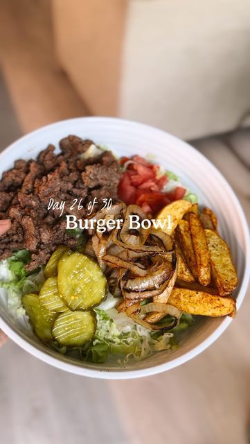 Macro Burger Bowl, Low Cal Burger Bowl, High Protein Super Bowl Food, Protein Burger Bowl, High Protein Meals Paleo, Low Calorie Burger Bowl, Burger Bowls With Potatoes, Beef Protein Bowl, Ground Turkey Burger Bowl