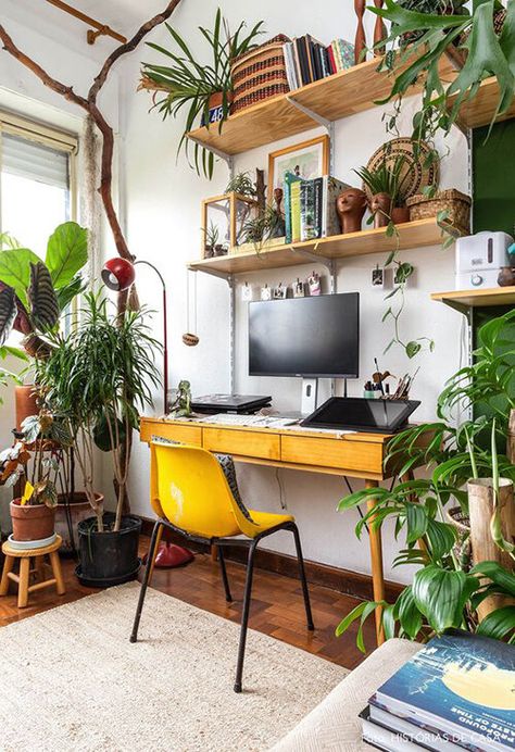 A fun pop of color for this home work space's office chair Home Office Ideas For Women, Boho Office, Home Office Inspiration, Cozy Home Office, Yellow Chair, Dekorasi Kamar Tidur, Office Furniture Design, Office Furniture Modern, Room With Plants