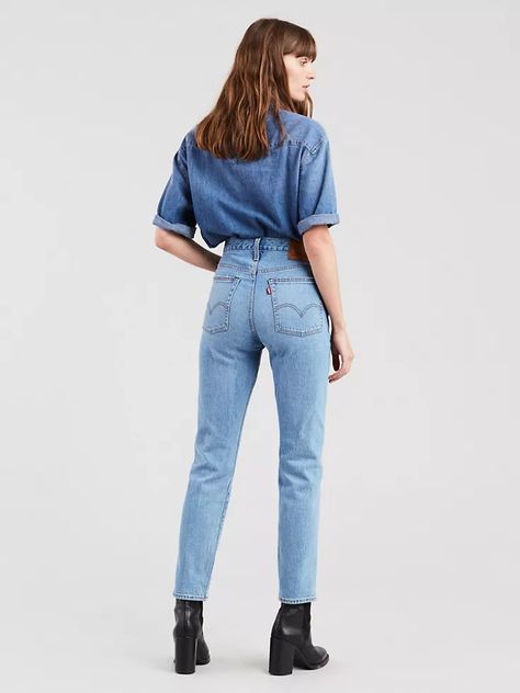 Levi Wedgie, Levis Wedgie Jeans, Simple Outfit, Jeans Light, Womens Clothing Stores, Boho Summer, French Girl, Fashion 2020, Chic Woman