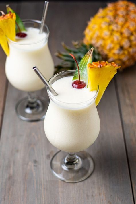 A classic frozen or shaken Piña Colada recipe made with white rum, coconut cream, and pineapple juice. The perfect ratio for my favorite island/summertime cocktail of all time. Can be made shaken or frozen. #pinacolada #pinacoladarecipe #tropicalcocktails Christmas Pina Colada, Piña Colada Recipe, Classy Drinks, Kitchen Swagger, Frozen Pina Colada, Coco Lopez, Summertime Cocktail, Creamy Cocktails, Pina Colada Recipe