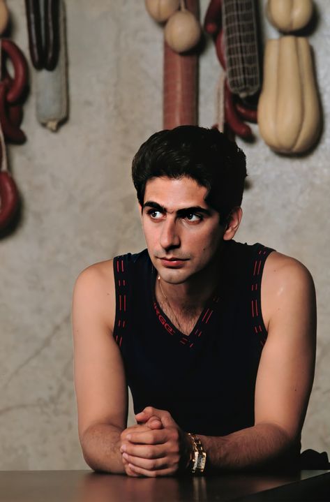 Michael Imperioli as Christopher Moltisanti in The Sopranos (1999-2007) Chris Moltisanti Style, Chris Moltisanti, Sopranos Fashion, Christopher Sopranos, Sopranos Aesthetic, Sopranos Style, Michael Imperioli, Christopher Moltisanti, Tony Soprano