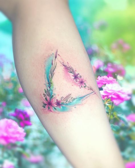 watercolor floral tattoo © Adrian Bascur 🌹🌹🌹 Watercolor Floral Tattoo, Small Watercolor Tattoo, Small Watercolor, Disney Tattoo, Watercolor Tattoos, Shoulder Tattoos For Women, Feather Tattoos, Tattoos For Daughters, Sister Tattoos