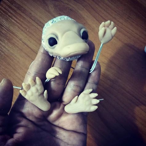 Sculpey Ideas, Harry Potter Diy, Harry Potter Party, Sculpting Clay, Fantastic Beasts, Art Dolls, Craft Projects, Harry Potter, Art Drawings