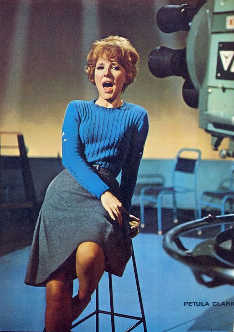 I've been a huge Petula Clark fan since childhood after rummaging through old albums from my parents' generation. And she's still got it! Petula Clark 1960s, British Lady, 60s Mini Dress, 60s Girl, Petula Clark, Pop Chart, Francoise Hardy, Pop Princess, British Invasion