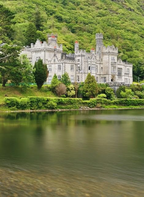 Kylemore Abbey Kylemore Abbey Ireland, Kylemore Abbey, Galway City, Irish Castles, Interior Design Photography, Winter Cabin, Cosy Winter, Summer Road Trip, Travel Locations