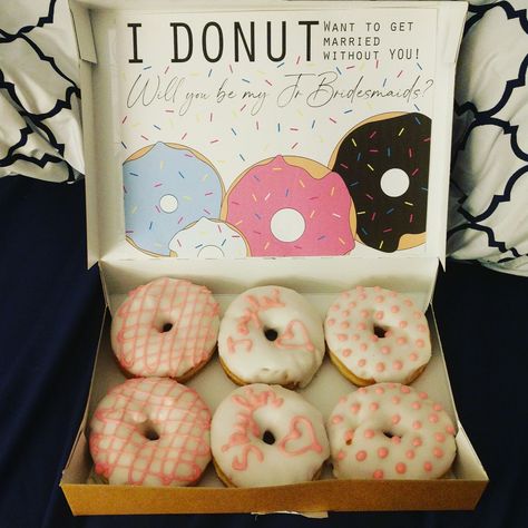 Donut Bridesmaid Proposal, Food Bridesmaid Proposal, Starbucks Bridesmaid Proposal, Junior Bridesmaid Proposal Box Ideas, Jr Groomsmen Proposal, Cookie Bridesmaid Proposal, Bridesmaid Proposal Ideas Diy, Maid Of Honor Proposal Box Diy, Bridemaids Proposals Simple