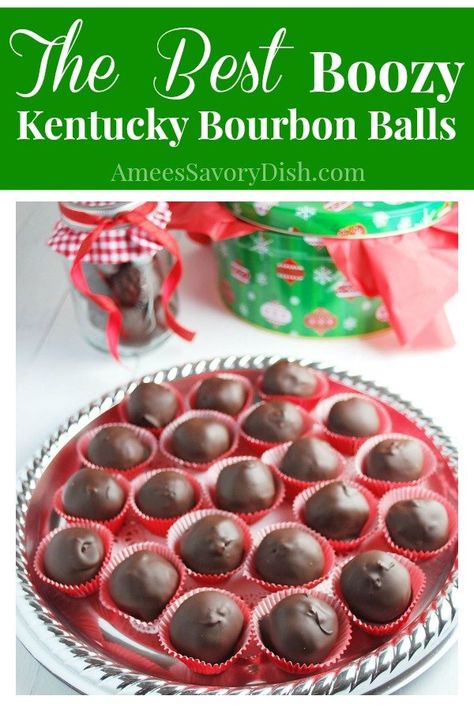 Bourbon Balls Recipe, Bourbon Balls, New Year's Desserts, Bourbon Recipes, Vegan Candies, Kentucky Bourbon, Candy Recipes Homemade, Christmas Candy Recipes, Christmas Food Desserts