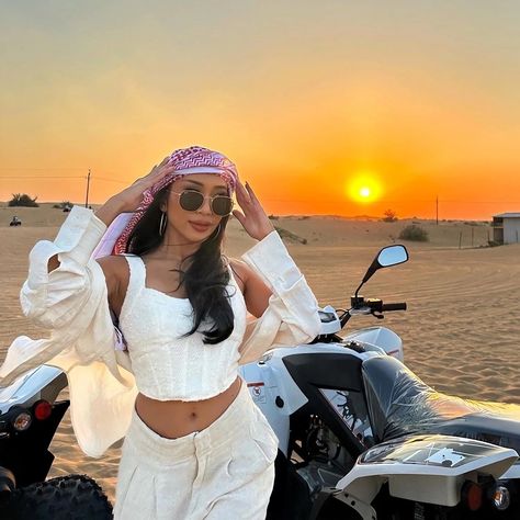 Cute Outfits For Dubai, Dubai Safari Aesthetic, Outfit Ideas For Desert Safari, Abu Dhabi Desert Outfit, Desert Safari Aesthetic, Dubai Bling Outfits Lj, Safari Desert Outfit Women, Quadbiking Outfit Ideas, Dubai Desert Safari Photo Ideas