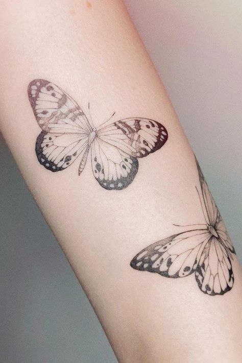 Beautiful Butterfly Tattoo Ideas to Decorate Your Body ★ The Saturation of Your New Tattoo and What Affects It Tattoo Borboleta, Realistic Butterfly Tattoo, Butterfly Tattoos Images, Inner Forearm Tattoo, Mom Tattoo Designs, Butterfly Tattoos For Women, Mommy Tattoos, Tattoo Signs, Butterfly Tattoo Designs