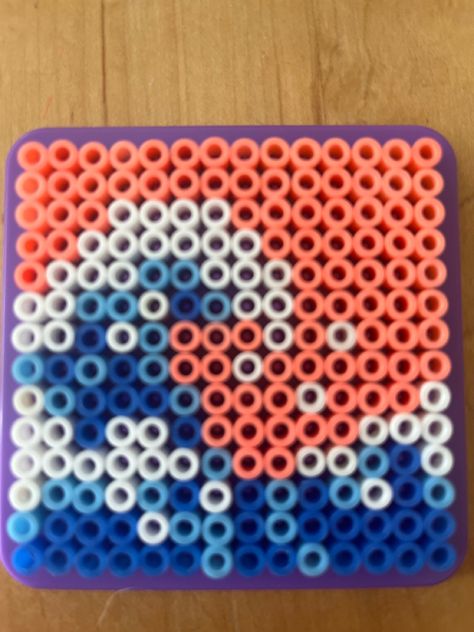 Small Square Perler Bead Patterns, Square Perler Bead Patterns, Circle Perler Bead Patterns, Pyssla Ideas Aesthetic, Hama Beads Aesthetic, Melt Beads Patterns, Hamma Beads Ideas, Melty Bead Patterns, Pearl Beads Pattern