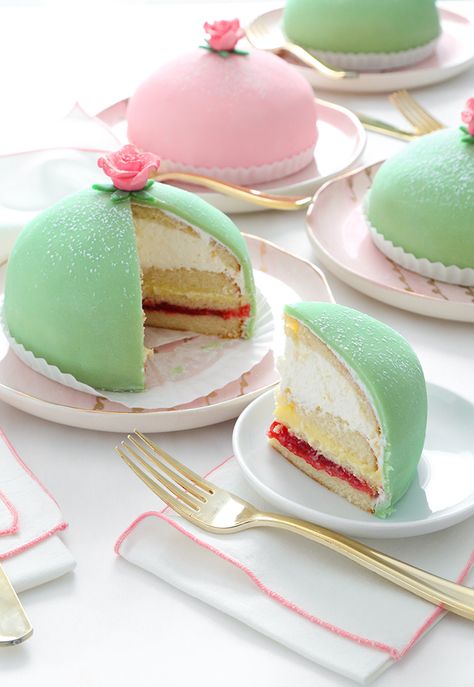 Mini Swedish Princess Cake, Princess Cake Recipe Swedish, Princess Tårta Swedish, Cafe Pastries Recipes, Swedish Birthday Cake, Fancy Mini Cakes, Mini Cakes With Cupcakes, Swedish Wedding Cake, Swedish Princess Cake Recipe