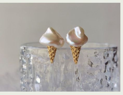 Irregular Jewelry, Dessert Jewelry, Pearl Earrings And Necklace, Ice Cream Jewelry, Cream Jewelry, Ice Cream Earrings, Girl With Pearl Earring, Holiday Ice Cream, Cream Necklace