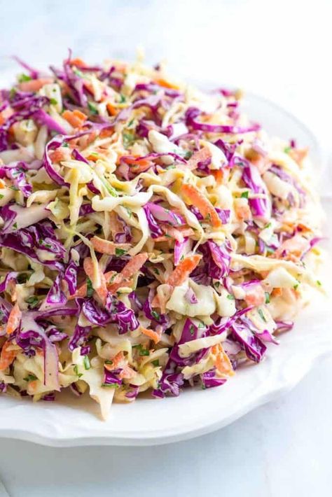 Coleslaw Recept, Easy Coleslaw, Vegan Coleslaw, Coleslaw Dressing, Homemade Coleslaw, Resep Salad, Creamy Coleslaw, Resep Diet, Slaw Recipes