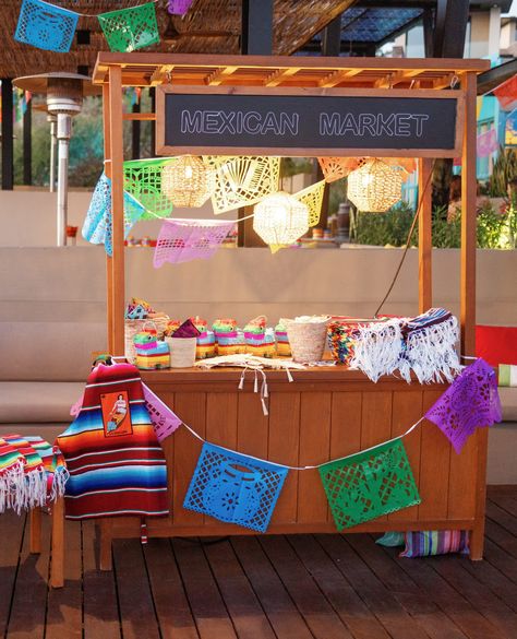 Transform your reception into a vibrant fiesta with a colorful Mexican market experience! Immerse your guests in the rich culture and lively ambiance of Mexico as they explore the stations filled with traditional crafts, vibrant textiles, and handcrafted treasures.💃🌮🎉 Planning & Design: Emily Clarke Events, @emilyclarkeevents Photo: Chard Photo, @chardphoto Venue: Zadun, @zadunreserve Mexican Night Ideas Decor, Mexican Decorations Party, Mexican Mercado, Mexico Market, Emily Clarke, Mexican Bakery, Mexican Market, Mexican Night, Mexican Independence