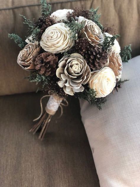 Cones Diy, Pine Cone Art, Diy Pinecone, Winter Bouquet, Rustic Wedding Bouquet, Rustic Bouquet, Pine Cone Decorations, Cones Crafts, Pine Cone Crafts