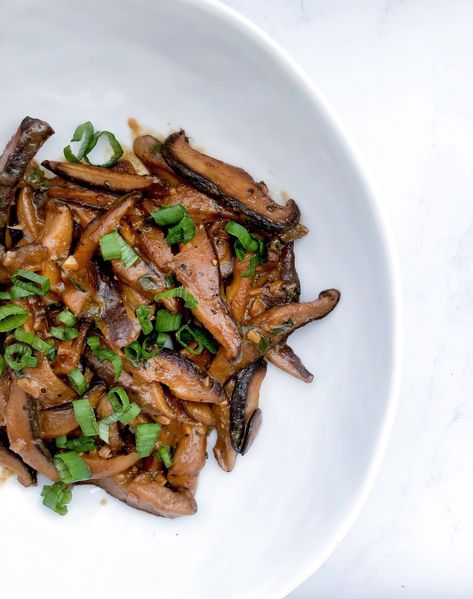 Miso Mushrooms, Glazed Mushrooms, Eating Green, Miso Chicken, Ww Meals, Vegan Asian Recipes, Miso Glaze, Green Eating, Vegan Asian