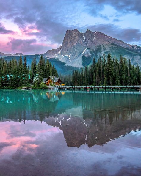 Carmen MacLeod on Instagram: “Beautiful sunset at Emerald Lake #dailyviewbc #hellobc #tourcanada #paradisecanada #imagesofcanada @mycanadianphotos #explorecanada…” Emerald Lake Canada, Reflection Pictures, Image Nature, Emerald Lake, Nature Hikes, Summer Plans, Summer Is Coming, Instagram Summer, Water Views