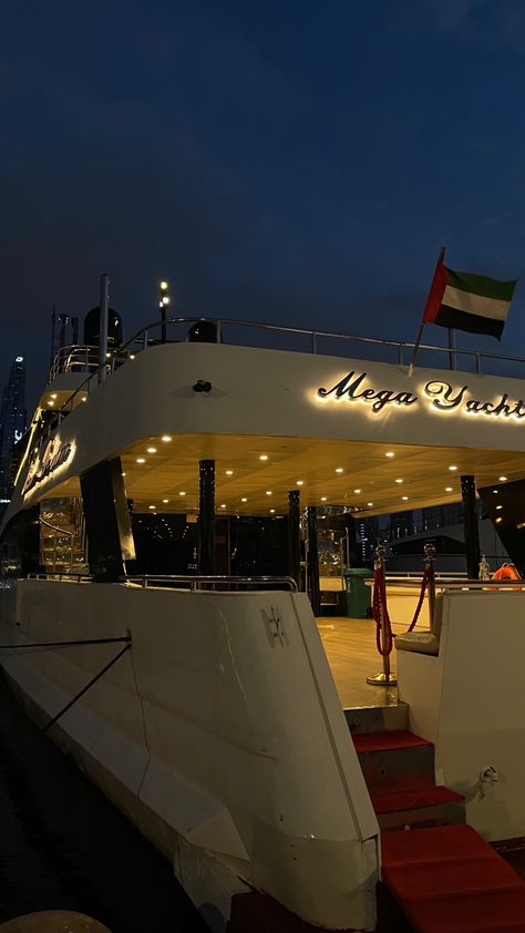 Luxury Yacht Party, Yacht Aesthetic, Luxury Yacht Interior, Billionaire Lifestyle Luxury Living, Dubai Vacation, Dubai Aesthetic, Dubai Marina, Yacht Party, Dubai Luxury