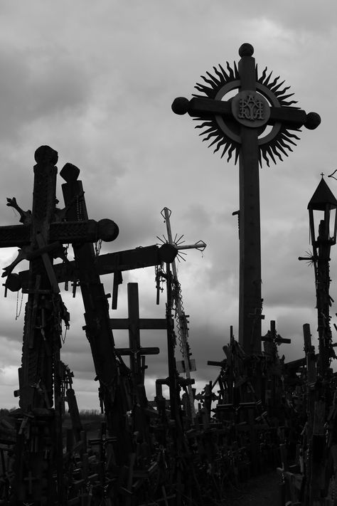 Siauliai Lithuania, Hill Of Crosses Lithuania, Lithuania Aesthetic, Hill Of Crosses, Cross Drawing, Cross Wallpaper, Sacred Architecture, Southern Gothic, Gothic Aesthetic