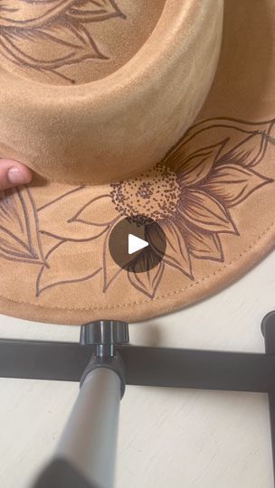 Burned Hats Sunflower, Hat Burning How To, Wood Burning Felt Hats Diy, Sunflower Burned Hat, Felt Hat Burning Designs Diy, Hat Burning Stencil, Stencils For Hat Burning, Wood Burning Hats, Wood Burned Hats