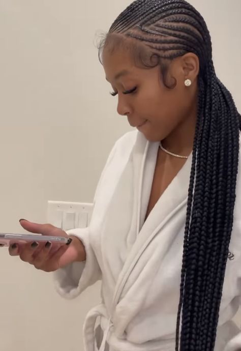 Black Women Straight Back Braids, Scap Braids For Black Women, Extra Small Feed In Braids Cornrows, Small Freestyle Feed In Braids, Row Back Braids, Small Alicia Keys Braids, Alisha Keys Braids Hairstyles, Ashanti Braids, Straight Back Feed In Braids With Design