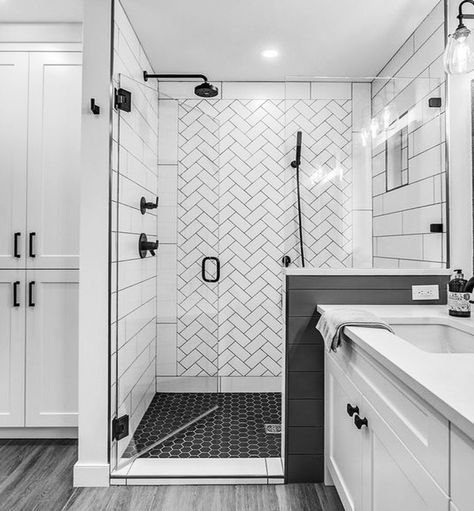 shower Beautiful master bathroom style tips. Modern Farmhouse Rustic Modern Classic light and air Bathroom Improvements, Bilik Air, Bathroom Remodel Designs, Renovation Design, Basement Bathroom, Bathroom Design Luxury, Shower Remodel, Bathroom Remodel Master, Bath Remodel